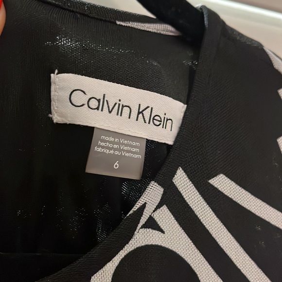 🥳 2 for $10 🥳 Calvin Klein black & white dressTHE MOST COMFORTABLE DRESS EVER! - Picture 6 of 8